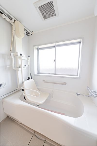 Senior Tub Installation in Versailles