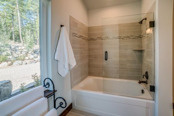 Bathroom Tub Installation in Versailles