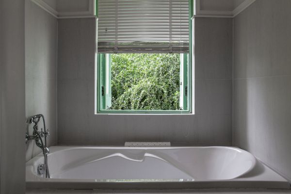 Fiberglass Tub Installation in Versailles